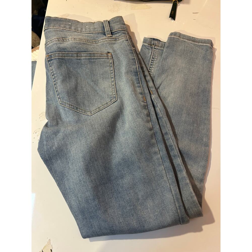 Dynamite Womens Jeans *Size 28*